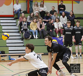 Volleyball: DSW Darmstadt (3.) verliert zu Hause klar gegen den Tabellenführer in der Regionalliga SSC Vellmar  ( © HEN-FOTO )