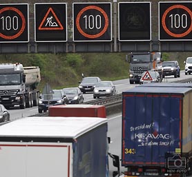 Am Mittwoch startete der dichte Osterreiseverkehr auf den Autobahnen wie hier auf der A5 in Südhessen ( © HEN-FOTO )