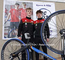 Bei der Radball Europameisterschafts-Qualifikation der Junioren U19 landen Mika Röttel und Bjarne Diehl (RC03 Worfelden U19) auf dem 2. Platz und sind als Ersatzteam für die EM in Ungarn nominiert (Fotogalerie © HEN-FOTO / Peter Henrich) Bei der Radball Europameisterschafts-Qualifikation der Junioren U19 landen Mika Röttel und Bjarne Diehl (RC03 Worfelden U19) auf dem 2. Platz und sind als Ersatzteam für die EM in Ungarn nominiert (Fotogalerie © HEN-FOTO / Peter Henrich)