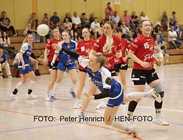 Die Handballerinnen der TGB Darmstadt verlieren am letzten Spieltag der Saison 2024/2025 gegen TSV Pfungstadt (33:30) und sind Tabellenschlußlicht ( Fotogalerie © Peter Henrich / HEN-FOTO ) Die Handballerinnen der TGB Darmstadt verlieren am letzten Spieltag der Saison 2024/2025 gegen TSV Pfungstadt (33:30) und sind Tabellenschlußlicht ( Fotogalerie © Peter Henrich / HEN-FOTO )