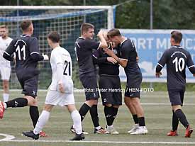 In der Fussball Kreisoberliga Darmstadt trennten sich Germania Eberstadt und Spvgg Seeheim-Jugenheim 0:2 dank dem doppelten Torschützen Lars Mohr (Fotogalerie: Peter Henrich / HEN-FOTO) In der Fussball Kreisoberliga Darmstadt trennten sich Germania Eberstadt und Spvgg Seeheim-Jugenheim 0:2 dank dem doppelten Torschützen Lars Mohr (Fotogalerie: Peter Henrich / HEN-FOTO)