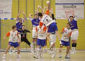 HSG Bachgau vergibt in der letzten Sekunde den Sieg - Wurf von Jonas Wuth wird abgefälscht (Fotogalerie Sportfotos Peter Henrich) HSG Bachgau vergibt in der letzten Sekunde den Sieg - Wurf von Jonas Wuth wird abgefälscht (Fotogalerie Sportfotos Peter Henrich)