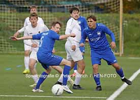 SV Erzhausen holt einen 0:1 Rückstand auf und gewinnt 2:1 gegen die Darmstädter TSG (Sportfotos © Peter Henrich / HEN-FOTO) SV Erzhausen holt einen 0:1 Rückstand auf und gewinnt 2:1 gegen die Darmstädter TSG (Sportfotos © Peter Henrich / HEN-FOTO)