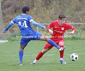 Tabellenschlusslicht FCA Darmstadt verliert zu Hausen gegen den Zweitplazierten Rot-Weiss Frankfurt (Sportfotografie © Peter Henrich) Tabellenschlusslicht FCA Darmstadt verliert zu Hausen gegen den Zweitplazierten Rot-Weiss Frankfurt (Sportfotografie © Peter Henrich)