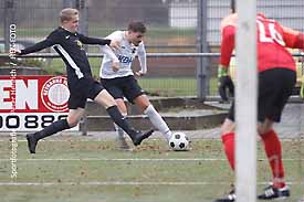 In der Fußball Gruppenliga Darmstadt verliert im letzten Spiel 2025 Viktoria Griesheim (7.) gegen SV Geinsheim (14.) - Fotogalerie © Peter Henrich / HEN-FOTO In der Fußball Gruppenliga Darmstadt verliert im letzten Spiel 2025 Viktoria Griesheim (7.) gegen SV Geinsheim (14.) - Fotogalerie © Peter Henrich / HEN-FOTO