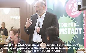 Eintracht Frankfurt Anhänger, Bundestagsmitglied und Vizepräsident des Deutschen Bundestages Omid Nouripour ist vier Tage vor der Kommunalwahl zu Gast bei Bündnis 90 / Die Grünen Darmstadt im K&K Café im Carree (Fotogalerie © Peter Henrich) Eintracht Frankfurt Anhänger, Bundestagsmitglied und Vizepräsident des Deutschen Bundestages Omid Nouripour ist vier Tage vor der Kommunalwahl zu Gast bei Bündnis 90 / Die Grünen Darmstadt im K&K Café im Carree (Fotogalerie © Peter Henrich)