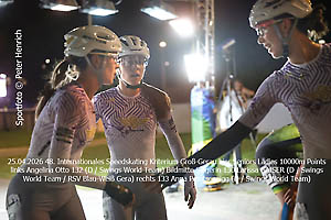 Beim Speedskating Kriterium in Groß-Gerau freut sich Larissa GAISER (D / Swings World Tea) über ihren Sieg über 10000m (Sportfoto © Peter Henrich / HEN-FOTO) Beim Speedskating Kriterium in Groß-Gerau freut sich Larissa GAISER (D / Swings World Tea) über ihren Sieg über 10000m (Sportfoto © Peter Henrich / HEN-FOTO)