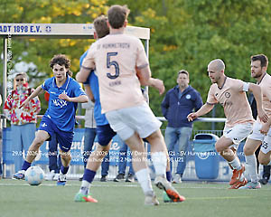 In der Fussball Hessenliga unterliegt SV Darmstadt 98 U21 in Unterzahl gegen SV Hummetroth mit 1:3 (Foto: Peter Henrich) In der Fussball Hessenliga unterliegt SV Darmstadt 98 U21 in Unterzahl gegen SV Hummetroth mit 1:3 (Foto: Peter Henrich)