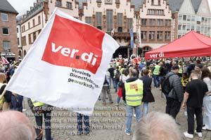 Eintägiger flächendeckender Warnstreik bei Telekom nach Aufruf der Gewerkschaft VERDI am Dienstag in Hessen vor der vierten Verhandlungsrunde (Foto: Peter Henrich / HEN-FOTO) Eintägiger flächendeckender Warnstreik bei Telekom nach Aufruf der Gewerkschaft VERDI am Dienstag in Hessen vor der vierten Verhandlungsrunde (Foto: Peter Henrich / HEN-FOTO)